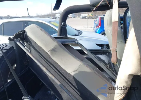 2005 Jeep Wrangler X z USA, uszkodzony, nr VIN 1J4FA39S65P326228